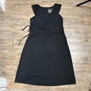 Merrell Black Sleeveless Dress Size Medium